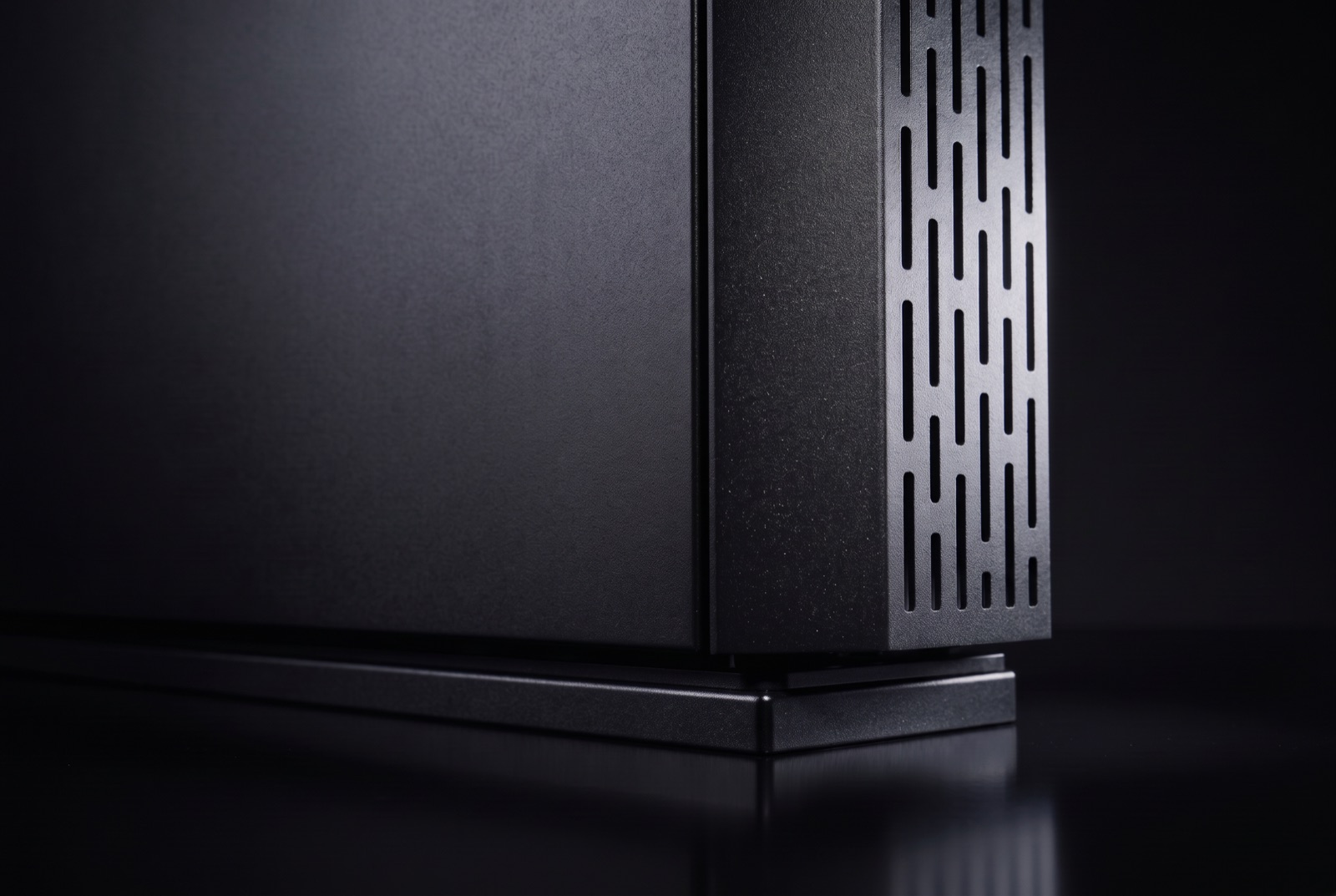 Nex Outdoor kiosk, side profile