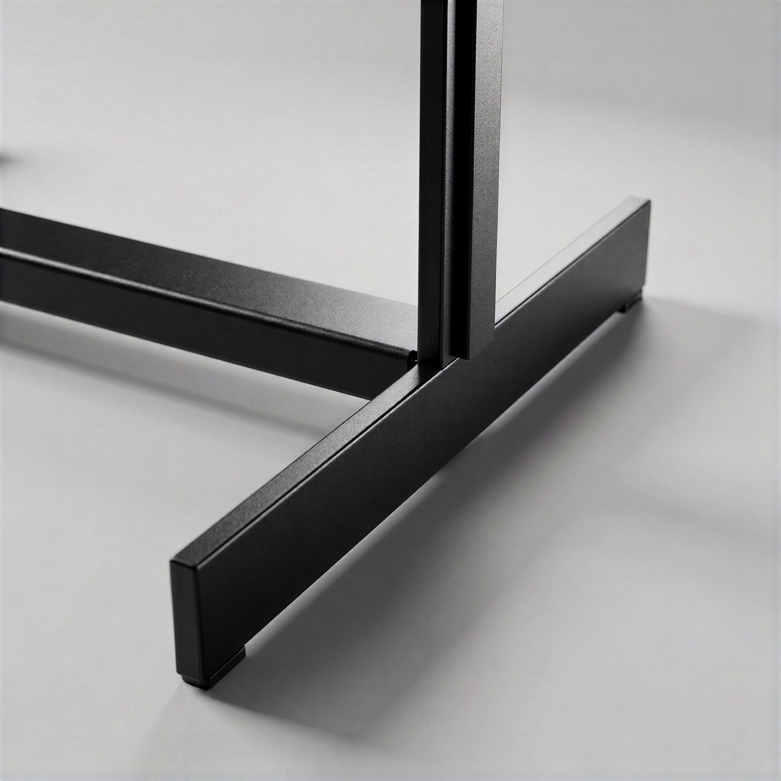 Orium detail, floor rail and upright